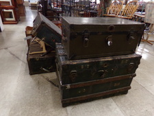 Vintage steam trunks!
Featured is large green one on the bottom.
$150.00