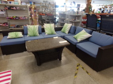 Outdoor sectional
Brown woven material with blue cushions and 5 throw pillows
*Table sold separately
$595.00