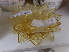 Yellow vintage dish and saucer - come will 3 more - 4 settings in total
Depression glass??
$25.00