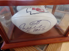 Chief' football signed by Willie Roaf - Hall of fame 2015
$189.00